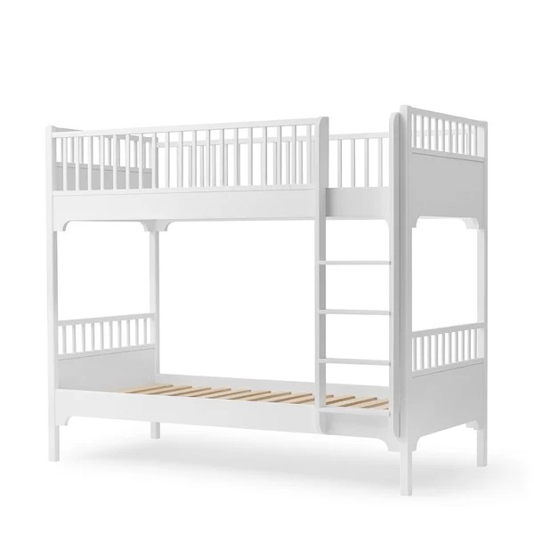 Klassisches Etagenbett mit gerader Leiter. (Product)